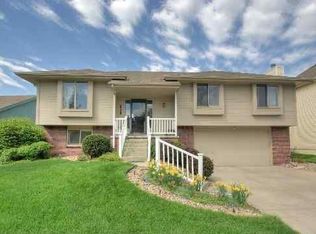 6328 N 105th St, Omaha, NE 68134