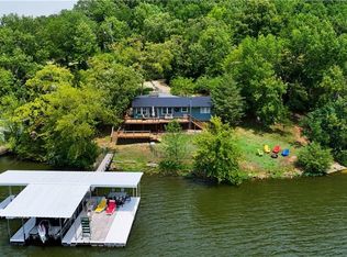 120 Family Cir, Edwards, MO 65326