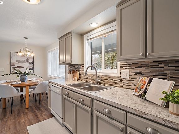 5th image of 6906 NE 54th St