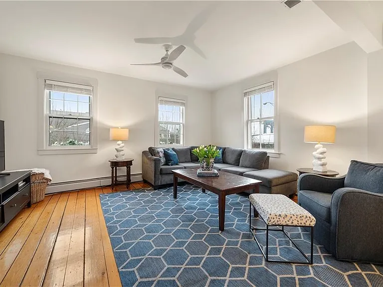 35 Marsh St — Photo 9