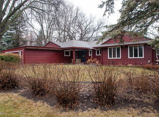 1228 Skyline Dr SW, Rochester, MN 55902