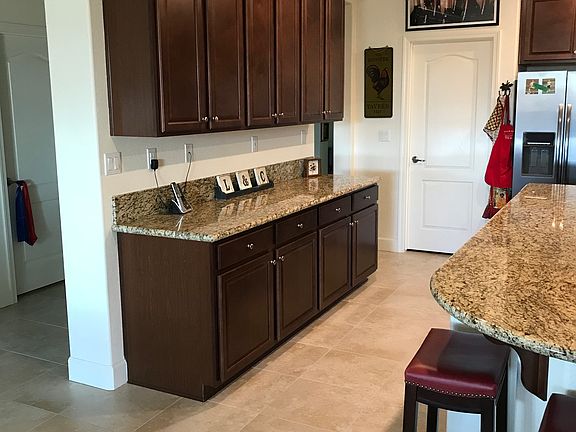Gourmet kitchen 