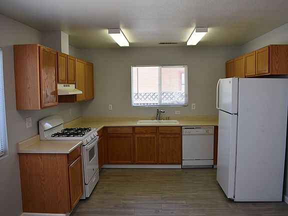 2nd image of 253 H St #H