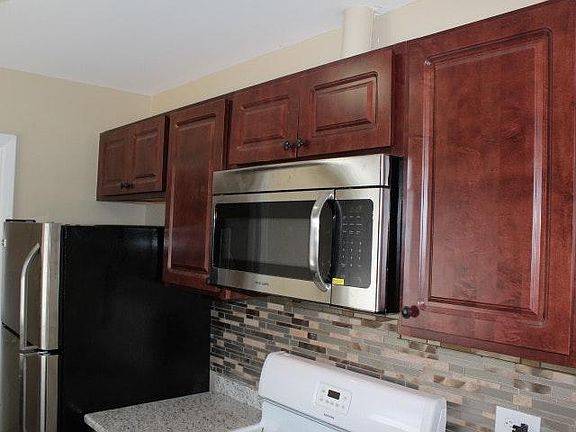 5th image of 1792 Jamestown Cir