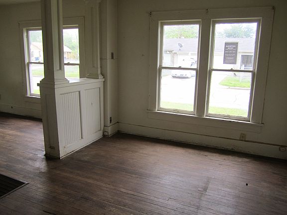 4th image of 704 N Kingston Ave