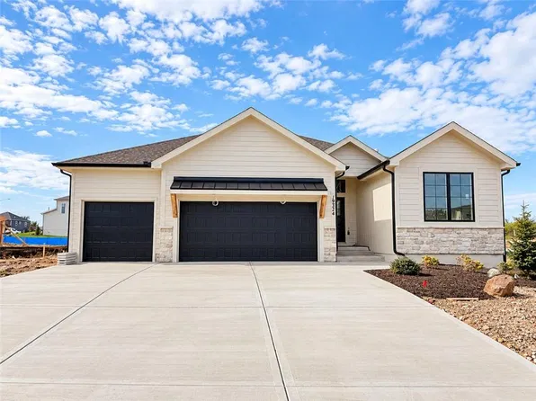 19324 Mahaffie St, Spring Hill, KS 66083