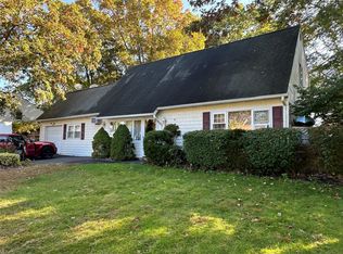 11 Harford Dr, Coram, NY 11727