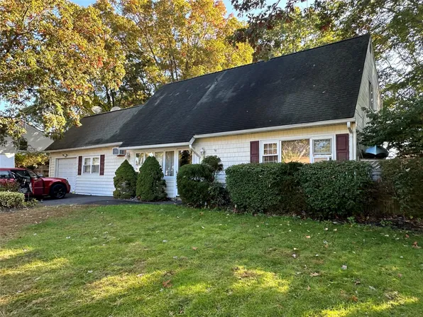 11 Harford Drive, Coram, NY 11727