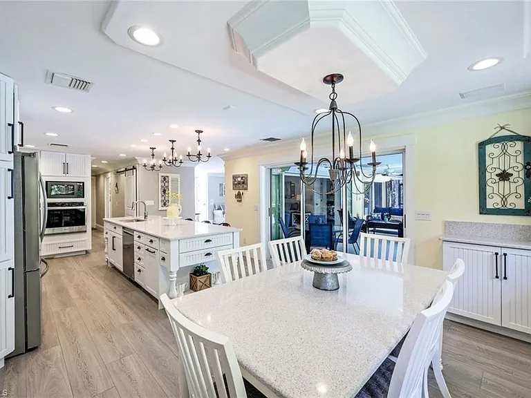 723 Willowhead Dr — Photo 11
