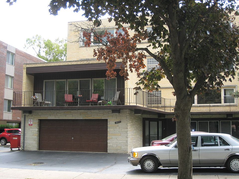 1st image of 947 Pleasant St APT 2B