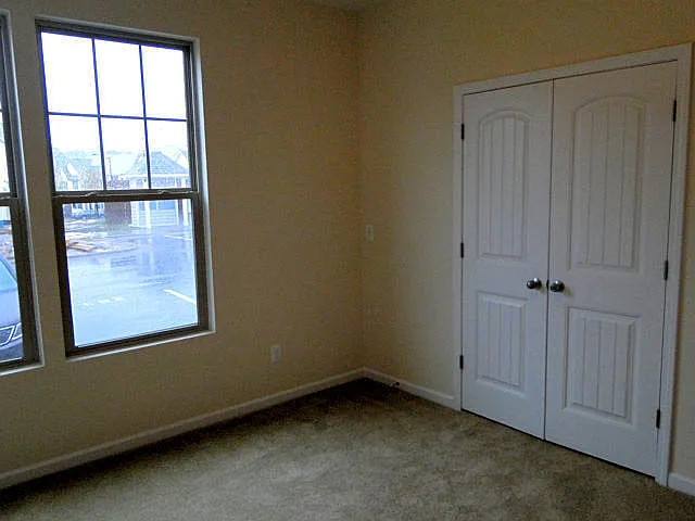 3 Bedroom, 2.5 Bathroom Townhome with Office! — Photo 3
