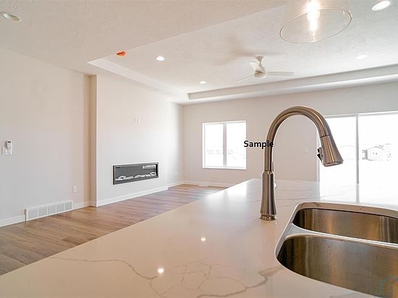 4th image of 4586 Badger Ct