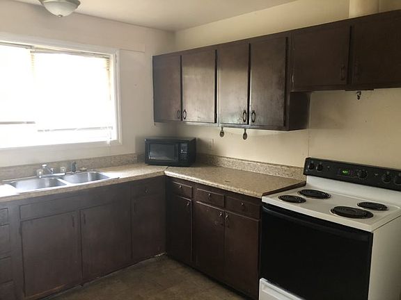 4th image of 627 Blendwood Dr
