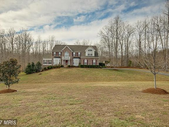 2nd image of 60 Mills Hollow Dr