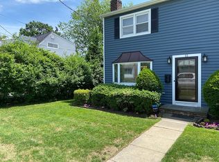 12 Foxcroft Rd, Albertson, NY 11507