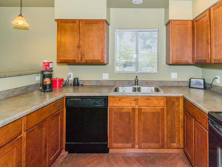 3307 N Tyndall Ave — Photo 23