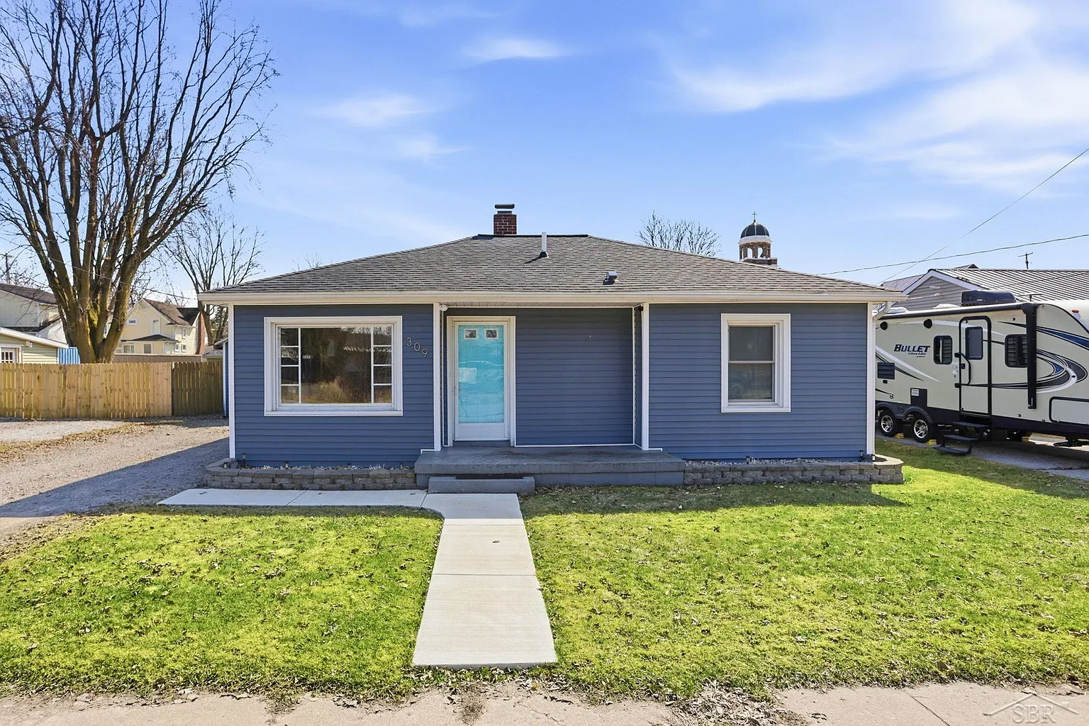 309 W Benjamin St photo 1