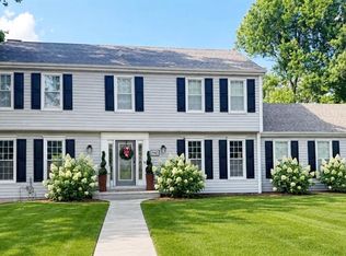 941 Devereaux Dr, Saint Louis, MO 63131