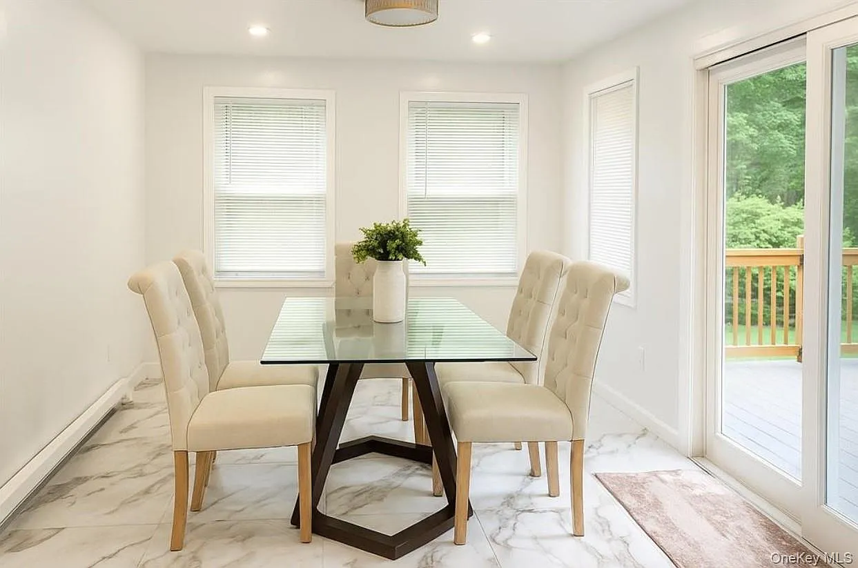 3 bed, 2.0 bath, 1835 sqft, $3,000 — Photo 4