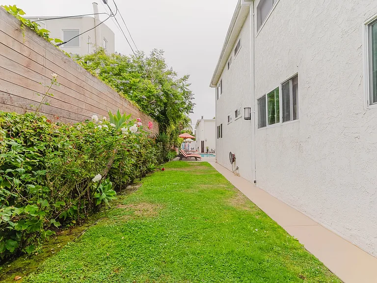 2721 2nd St #210 — Photo 32