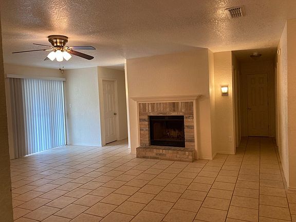 5th image of 4004 Roundrock Dr