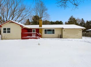 6891 Somerset Dr, Brighton, MI 48116