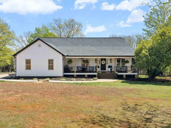 6396 Crosswinds Dr, Clover, SC 29710