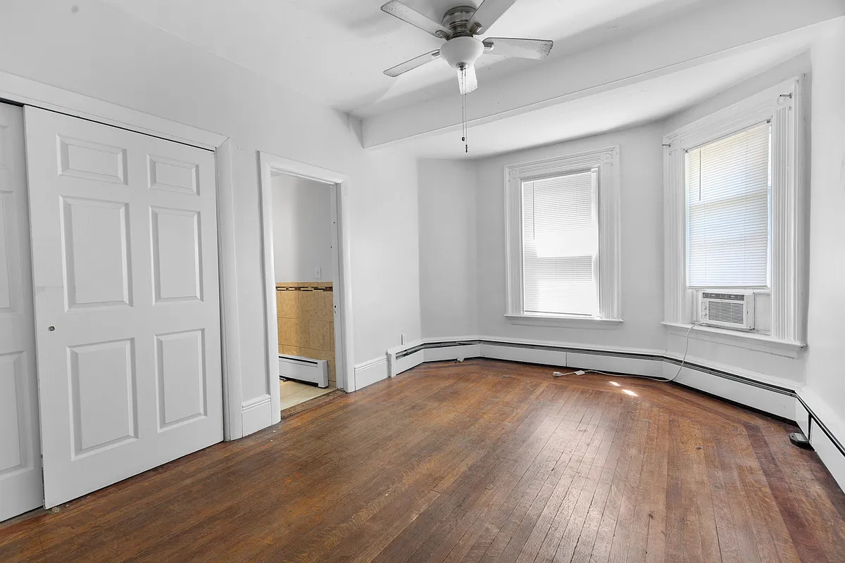 Building Photo - 296 Washington Ave #2