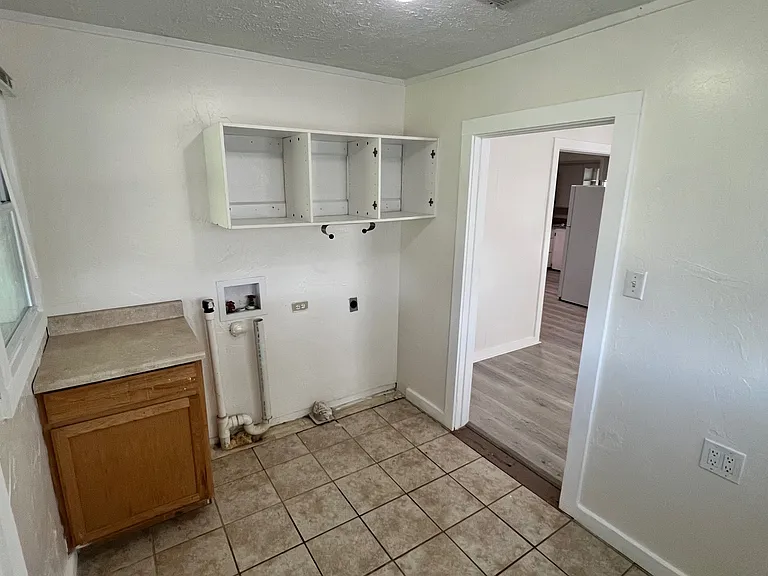 112 Rose Ave — Photo 13