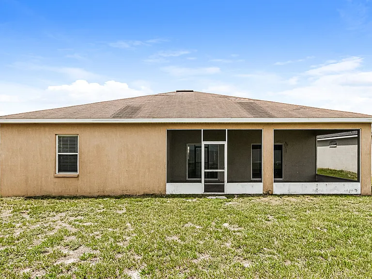 292 Cloverdale Rd — Photo 16