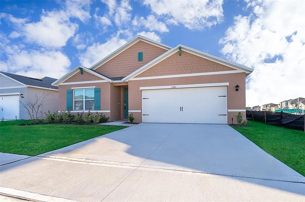 4 bed, 2.0 bath, 1851 sqft, $2,050 — Photo 1