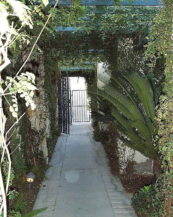 1st image of 3184 Bel Air Dr