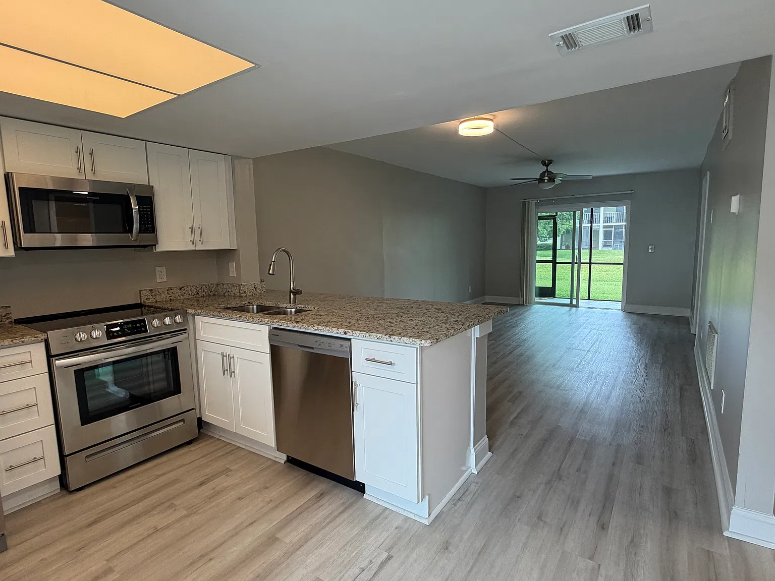 1301 Pridgen Rd — Photo 2