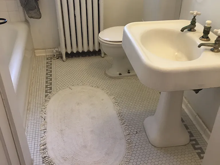 155 S Fountain St #UPSTAIRS — Photo 5