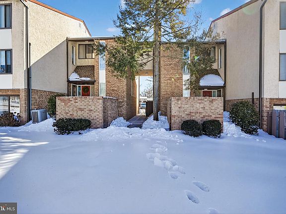 3rd image of 11-13 Aspen Way