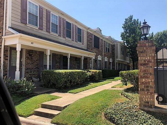 2nd image of 641 Carriagehouse Ln APT 5