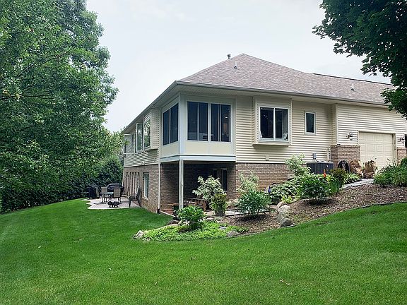 4th image of 16179 Hill Forest Dr