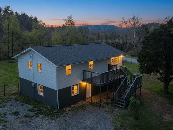 28 Scotts Hollow Rd, Eagle Rock, VA 24085