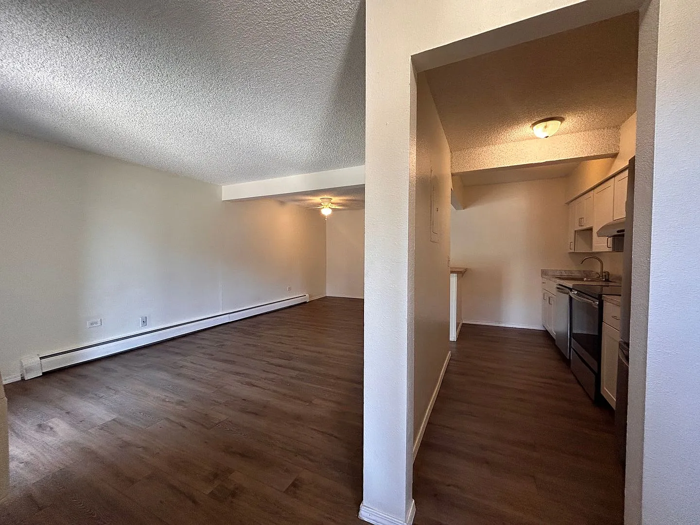 $0 Deposit Option, Charming 1-Bedroom Condo In Fort Logan With Modern Upgrades — Photo 4
