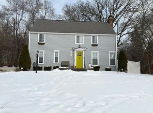 1911 Colchester Rd, Flint, MI 48503