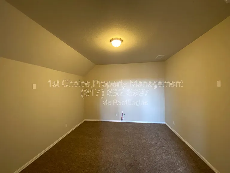927 Bentley Dr — Photo 33