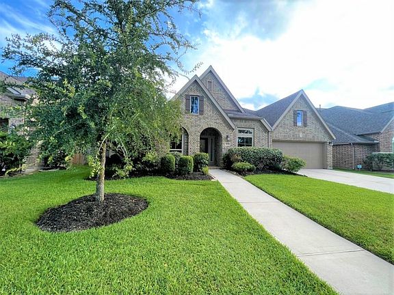 2nd image of 18842 Newberry Forest Dr