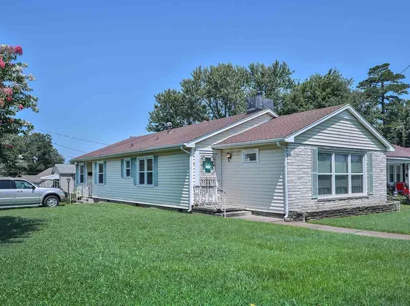 706 N 3rd St, Union City, TN 38261