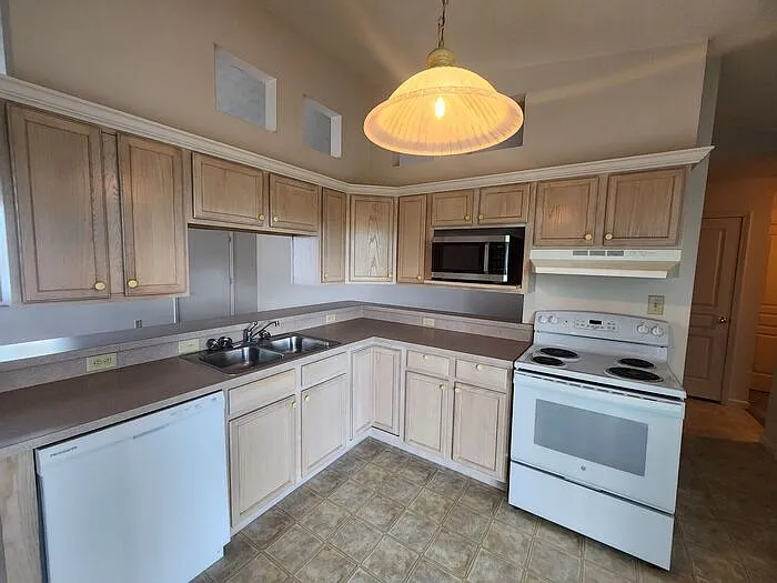 6528 Allendale Blvd — Photo 3