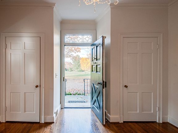 5th image of 1025 Tyne Blvd