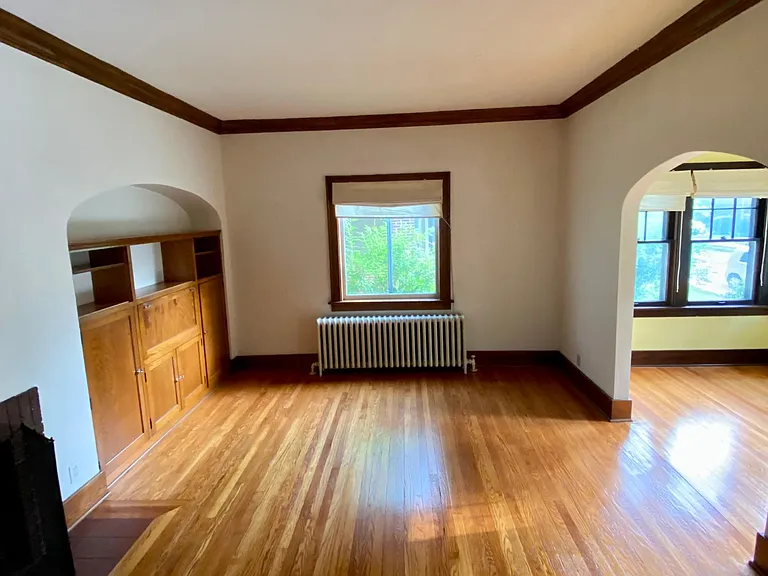 837 Forest Ave — Photo 3