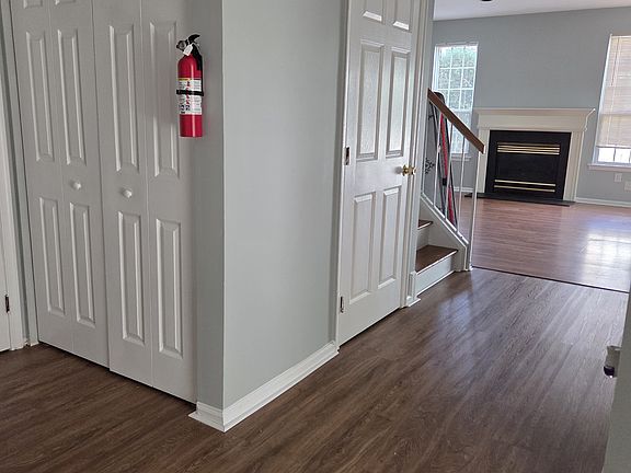 2nd image of 43 Woods Edge Ct