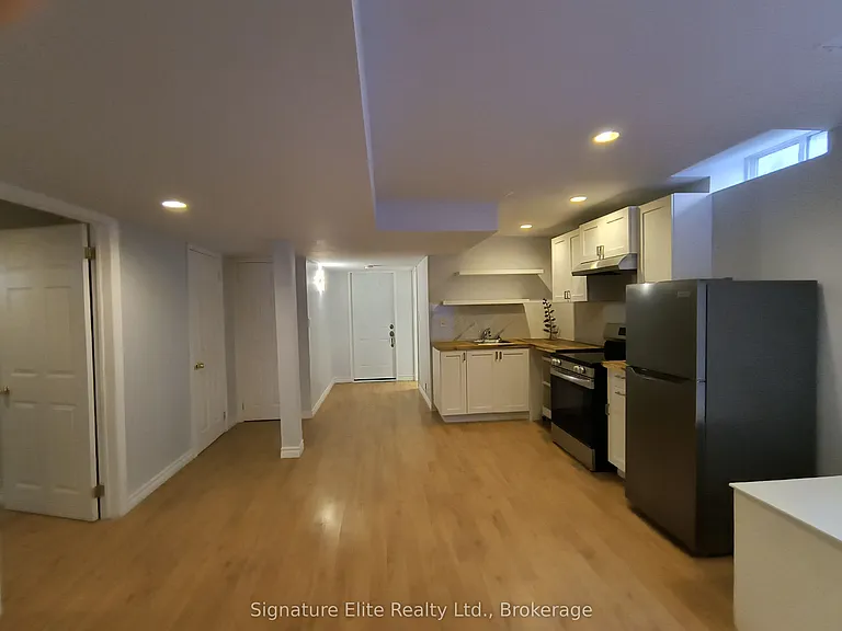 84 Villa Royale Ave #BASEMENT — Photo 5