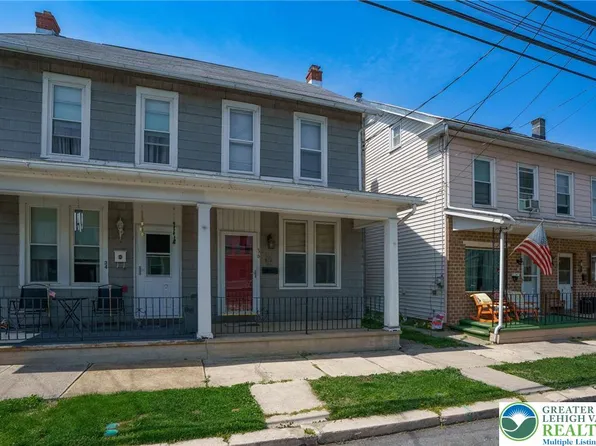 36 N Church St, Robesonia, PA 19551
