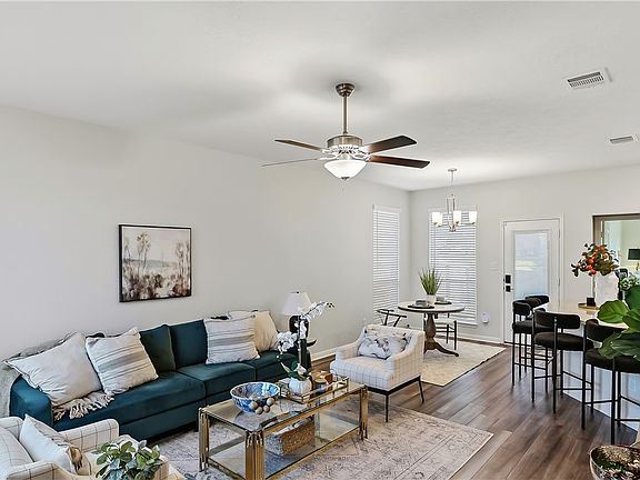 4th image of 2707 Redcap St